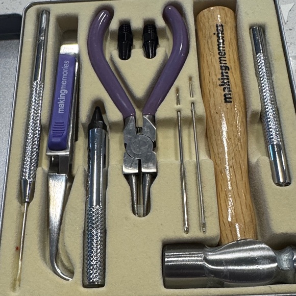 Making Memories Silver Storage Box - Picture 3 of 3